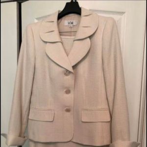 LE Suit Two piece blazer and skirt set